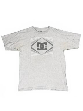 DC Shoes Medium Gray Short Sleeve T-Shirt with Geometric Logo Design